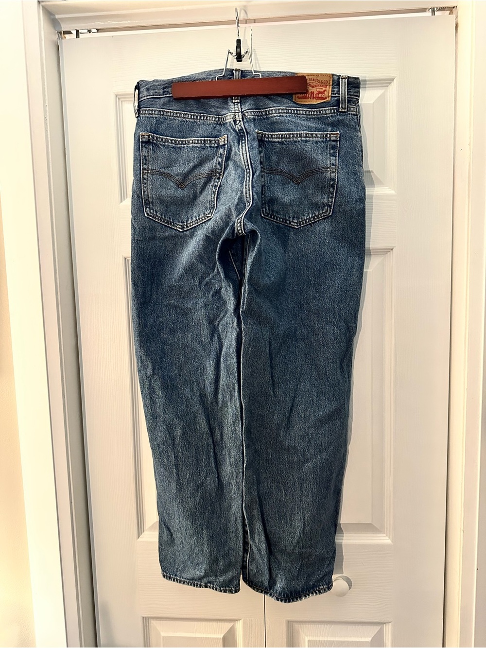 Levi’s Relaxed Fit Women’s Jeans in Washed Blue - Picture 2 of 6
